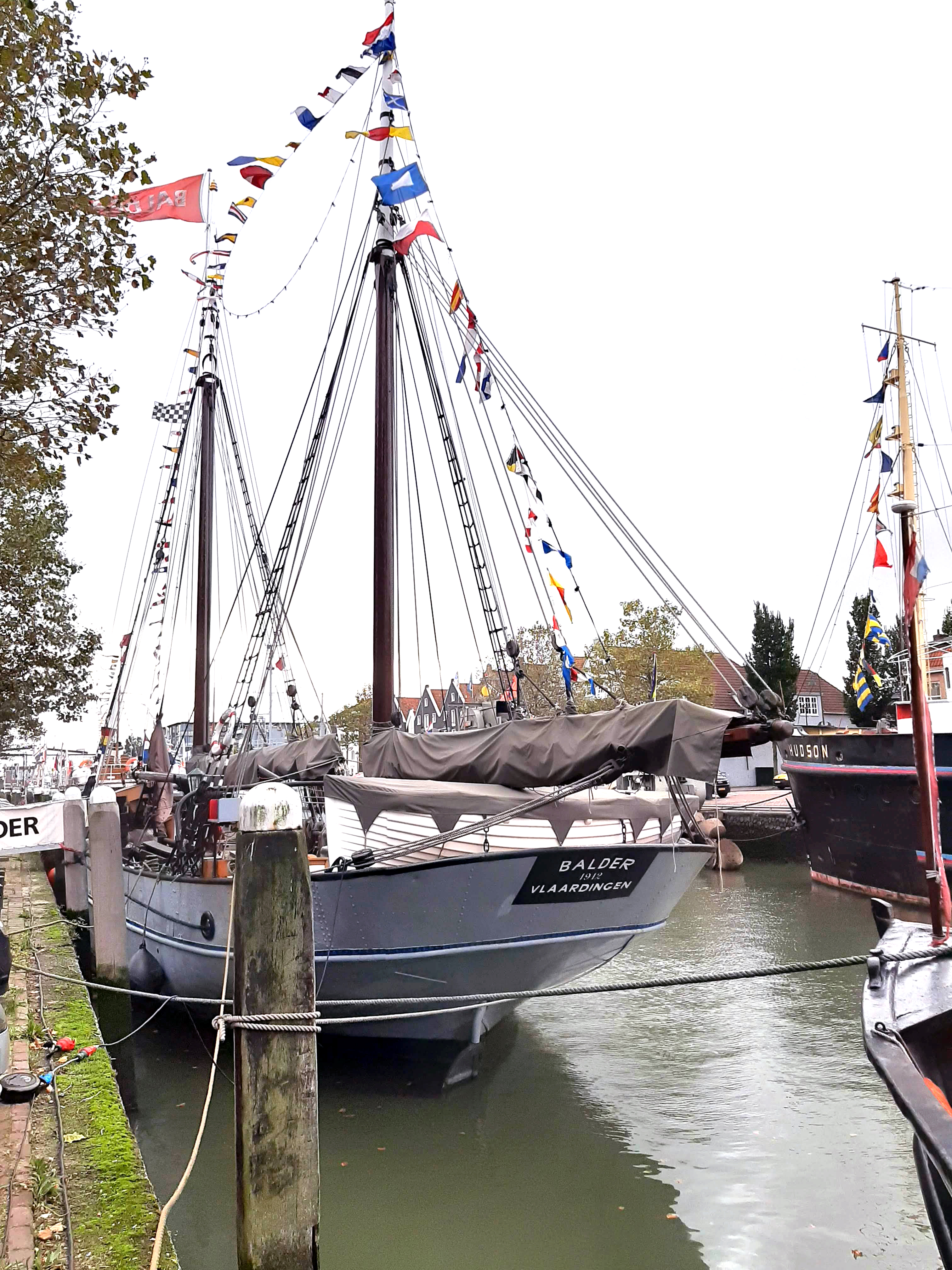 Zeillogger VL92. Balder in Maassluis  foto Bert Otto